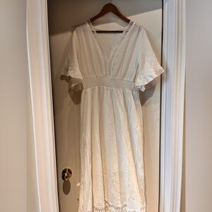 Elegant White Maxi Dress